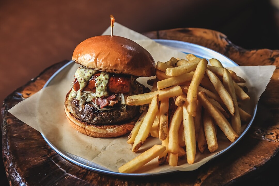 Burger du Brasero avec frites maison