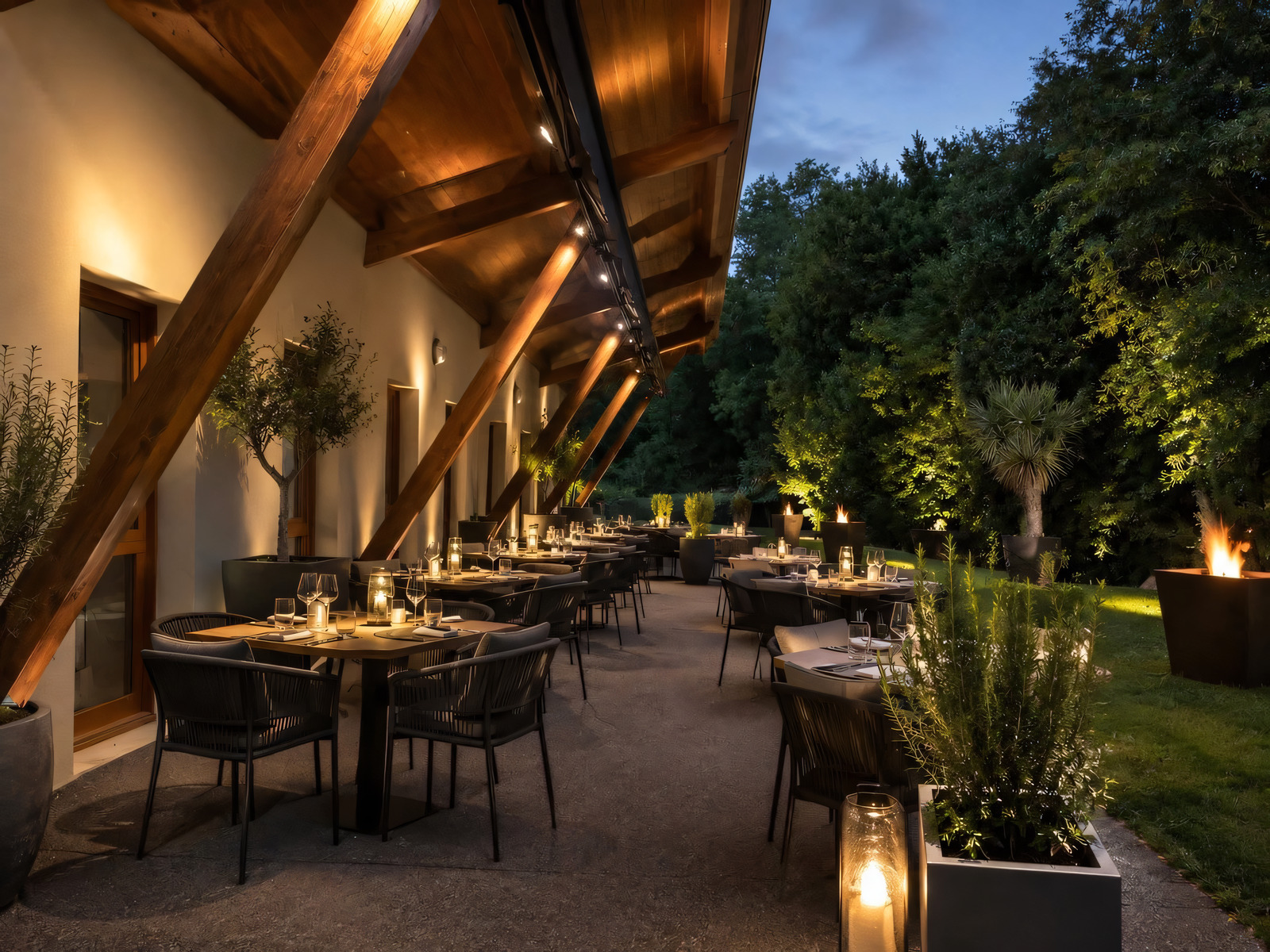 La terrasse sous la charpente